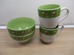 Kerstservies groen - 2 schaaltjes en 2 mokken, Ophalen of Verzenden, Zo goed als nieuw, Overige stijlen, Kop(pen) en/of Schotel(s)