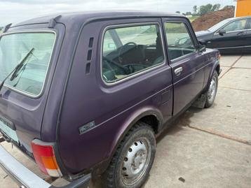 Lada Niva 1.6 motor model 2006 benzine rijdt goed beschikbaar voor biedingen
