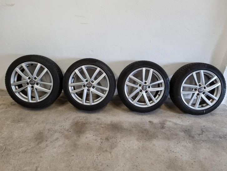 Lichtmetalen velgen 17 inch met winterbanden 205/50 R17 93V, Auto-onderdelen, Banden en Velgen, Banden en Velgen, Winterbanden