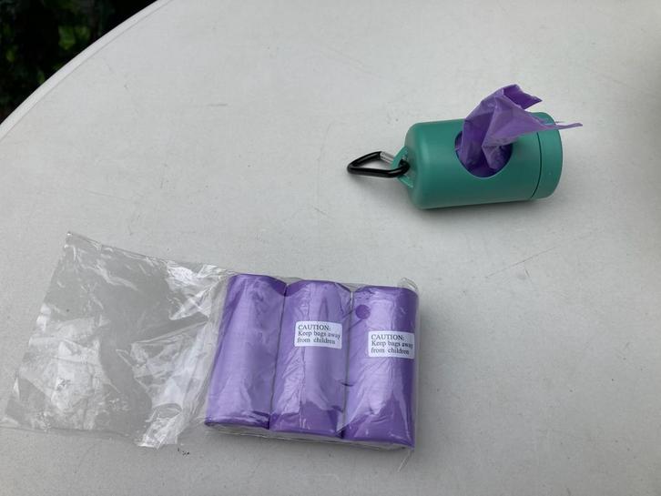 beeztees poepzakhouder + 3x navulrol poepzakjes, Dieren en Toebehoren, Honden-accessoires, Zo goed als nieuw, Ophalen of Verzenden