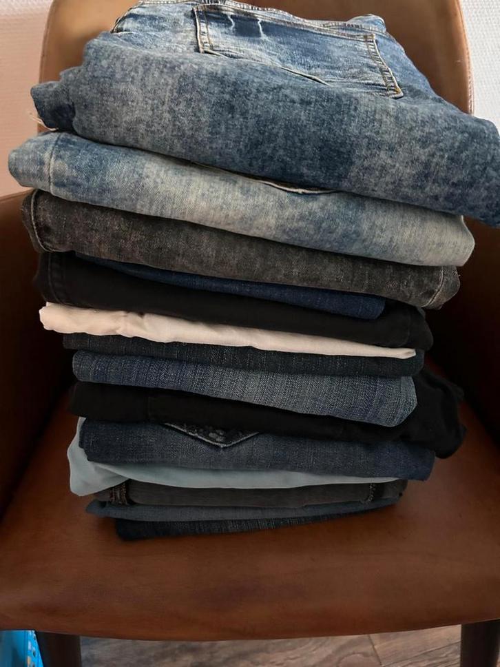 Kledingpakket spijkerbroeken dames & heren | diverse maten, Kleding | Dames, Spijkerbroeken en Jeans, Zo goed als nieuw, Overige jeansmaten