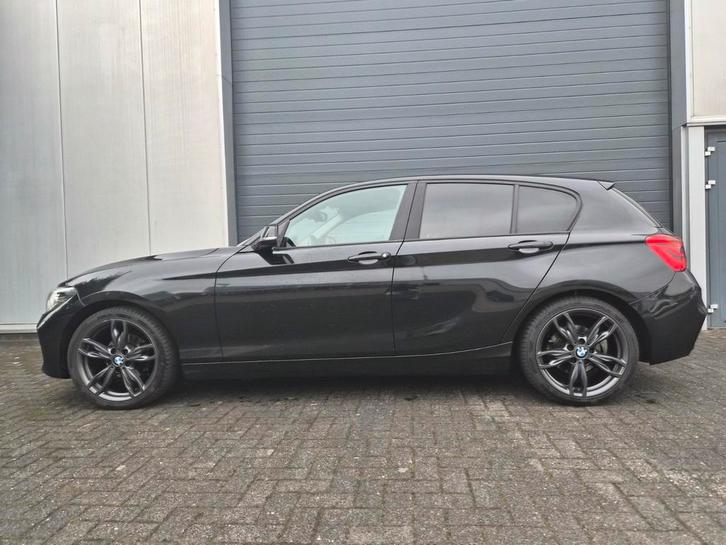 BMW 1-Serie 118D 5DR AUT 2017 Zwart 205 pk, Auto's, BMW, Particulier, 1-Serie, ABS, Achteruitrijcamera, Airbags, Airconditioning