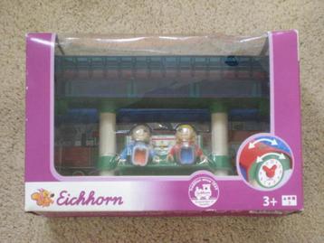 Eichhorn houten perron met poppetjes voor bij Brio baan beschikbaar voor biedingen