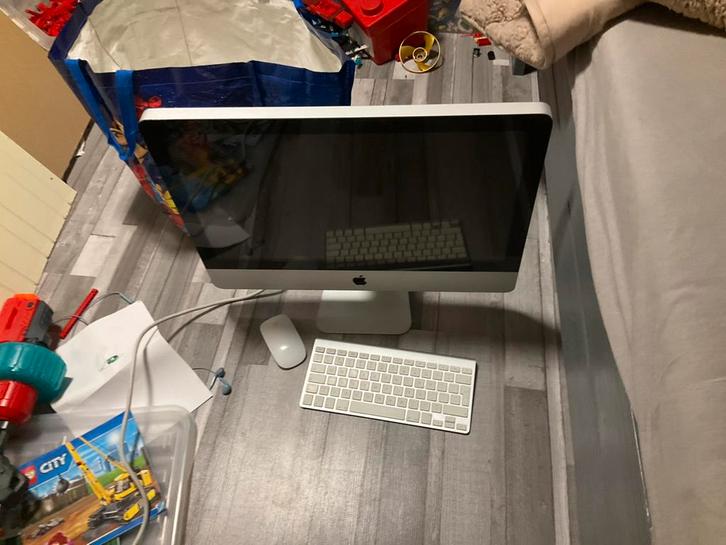 Appel. Computer en muis+ keyboard, Computers en Software, Toetsenborden, Ophalen