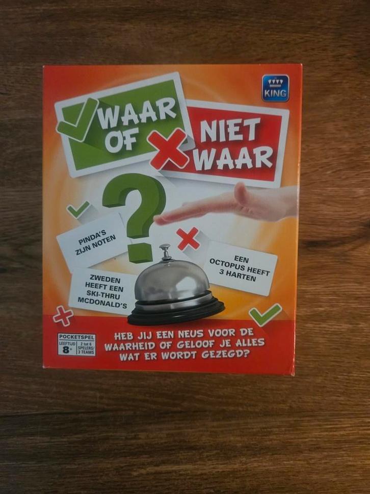 Waar of Niet Waar? - Leuk gezelschapsspel!, Hobby en Vrije tijd, Gezelschapsspellen | Bordspellen, Zo goed als nieuw, Drie of vier spelers