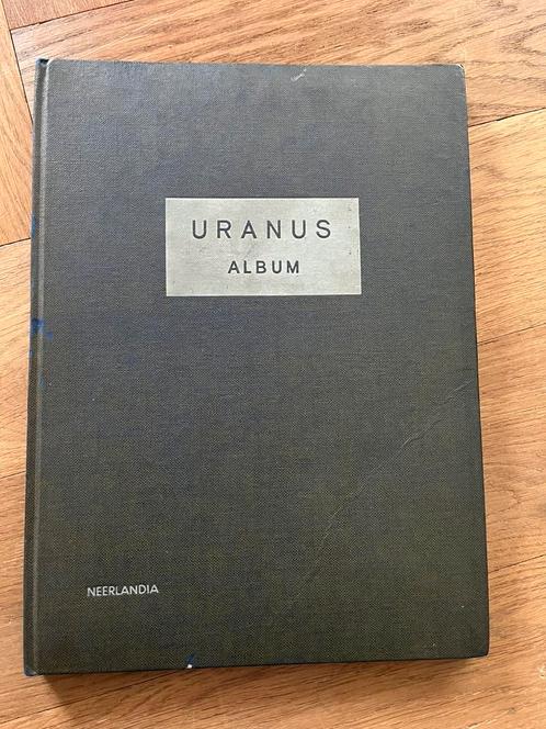 Postzegelalbum Uranus met postzegels van over de wereld, 80s, Postzegels en Munten, Postzegels | Volle albums en Verzamelingen