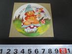 sticker De fruitverdelers van HERO  strip kabouter *, Verzamelen, Stickers, Ophalen, Zo goed als nieuw, Bedrijf of Vereniging