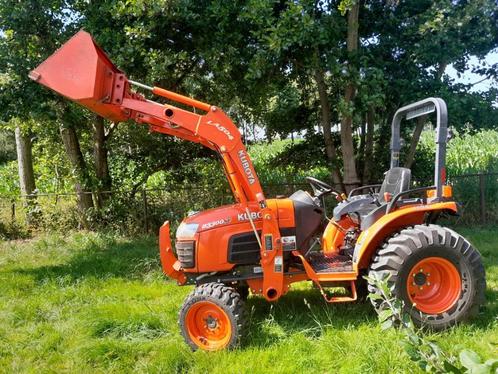 Kubota B3300 33 pk HST 4wd met voorlader, slechts 585 uur !!, Zakelijke goederen, Agrarisch | Tractoren, tot 2500, Overige merken