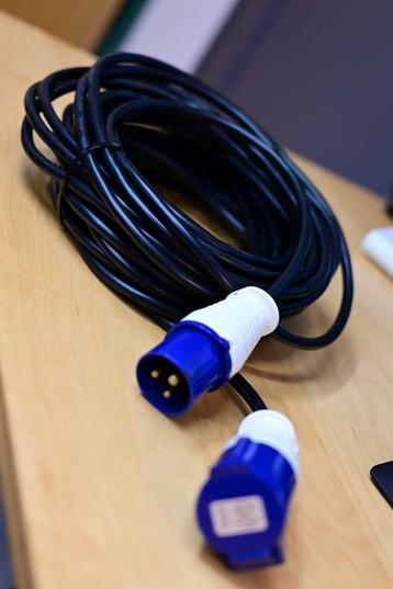 Prachtige en sterke 20 meter CEE walstroomkabel! beschikbaar voor biedingen