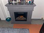 Electrische haard met sierlijke ombouw, Huis en Inrichting, Ophalen of Verzenden, Zo goed als nieuw, Vrijstaande haard, Elektrische haard