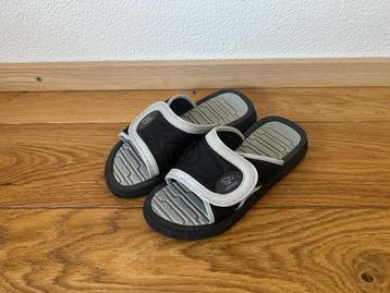 Zo goed als nieuwe slippers Hawks maat 39 beschikbaar voor biedingen