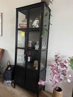 Vitrinekast metaal, Huis en Inrichting, Kasten | Vitrinekasten, Zo goed als nieuw, Metaal, 150 tot 200 cm, 25 tot 50 cm