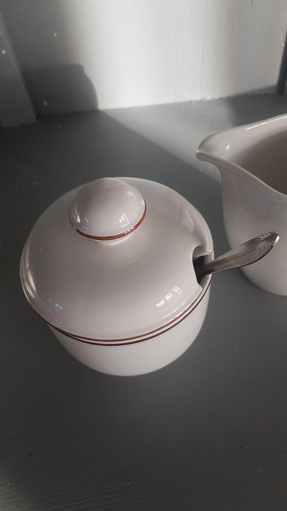 Wit suikerpotje met deksel van Villeroy & Boch Boutique, Antiek en Kunst, Antiek | Porselein, Ophalen of Verzenden