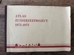 Atlas Zuiderzeeproject 1972-1973 Flevoland, Overige atlassen, Verzenden, Zo goed als nieuw, 1800 tot 2000