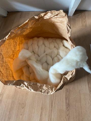 Lontwollen woondeken beschikbaar voor biedingen
