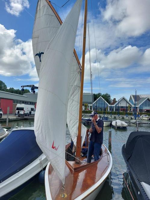Bruynzeel Valk Houten Zeilboot met Trailer, Watersport en Boten, Open zeilboten, Gebruikt, Valk, 3 tot 6 meter, Hout, Buitenboordmotor