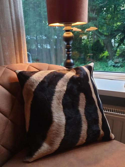 Zebra kussens NIEUW. Exclusief handgemaakt. Afrika, Huis en Inrichting, Woonaccessoires | Kussens, Nieuw, Zwart, Vierkant, Ophalen of Verzenden