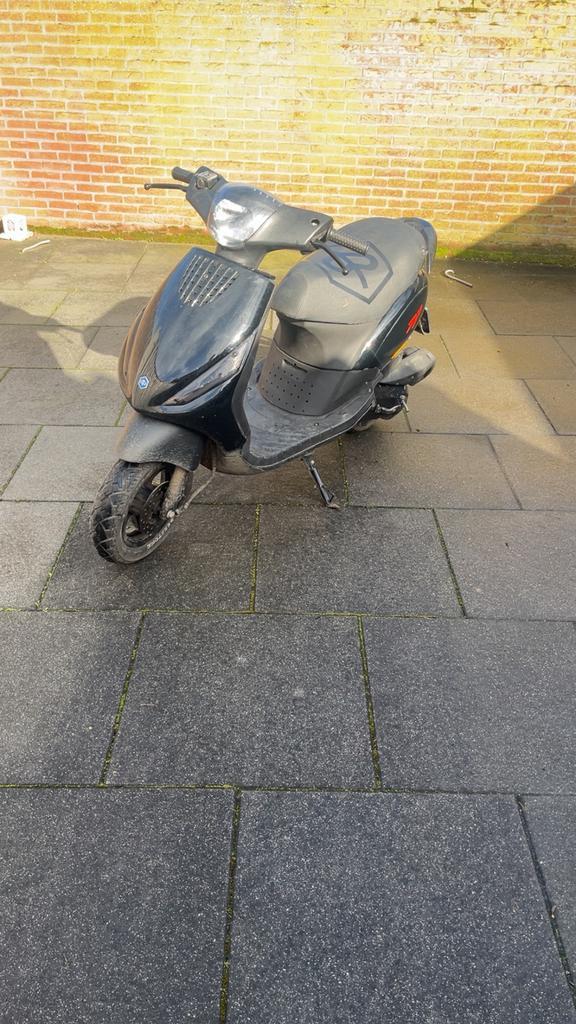 zip 2000 2t, Fietsen en Brommers, Scooters | Piaggio, Zo goed als nieuw, Zip, Ophalen of Verzenden