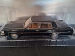 Cadillac Fleetwood Brougham 1982 Schaal 1:18, Overige merken, MCG, Nieuw, Ophalen of Verzenden