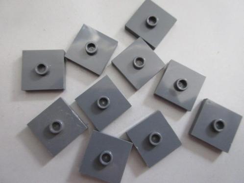 nr. 8108, 10 d.grijze plaatjes 2x2 met 1 stud. Verzenden kan, Kinderen en Baby's, Speelgoed | Duplo en Lego, Zo goed als nieuw