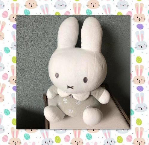 Nijntje 40 cm, knuffel pluche konijn, Kinderen en Baby's, Speelgoed | Knuffels en Pluche, Zo goed als nieuw, Konijn, Ophalen of Verzenden