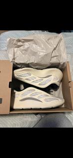 yeezy 700 azeal maat 44, Kleding | Heren, Schoenen, Ophalen, Zo goed als nieuw, Overige kleuren