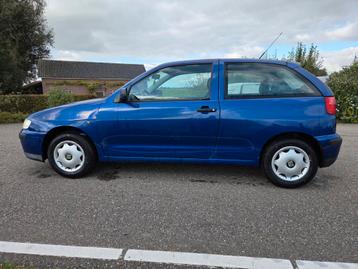 Goedrijdende Seat ibiza, bwj 2000 + nieuwe banden en nw apk beschikbaar voor biedingen