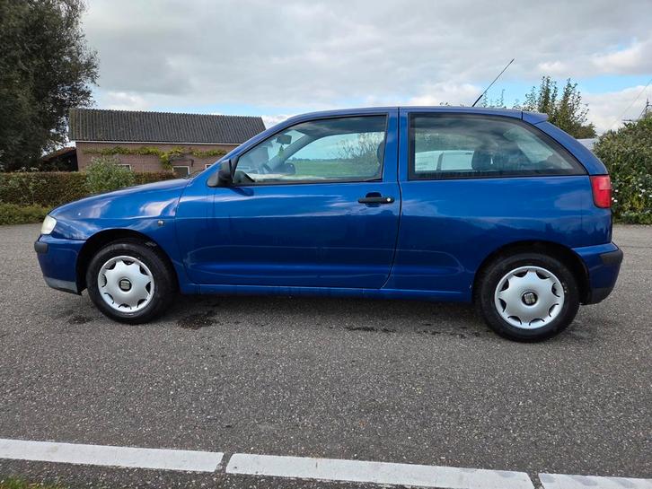 Goedrijdende Seat ibiza, bwj 2000 + nieuwe banden en nw apk, Auto's, Seat, Particulier, Ibiza, Airbags, Elektrische ramen, Radio