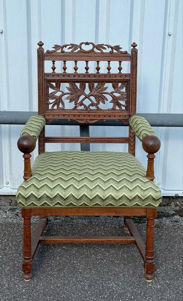 Antieke Eikenhouten Stoel met Groene Bekleding, Antiek en Kunst, Antiek | Meubels | Stoelen en Banken, Ophalen of Verzenden