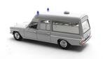 Matrix 1:43 Mercedes Benz V114 Visser Ambulance grijs, Hobby en Vrije tijd, Modelauto's | 1:43, Overige merken, Matrix Scale Models