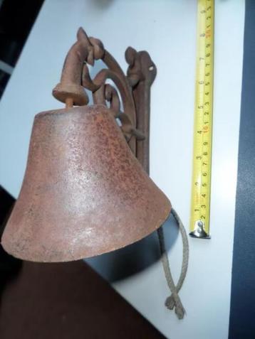 Buitenbel - Antiek - H20xB14xD20cm - Gesmeden beschikbaar voor biedingen