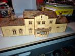 Mooi station van hout in model 1:87, Hobby en Vrije tijd, Modeltreinen | H0, Overige merken, Gelijkstroom of Wisselstroom, Brug, Tunnel of Gebouw