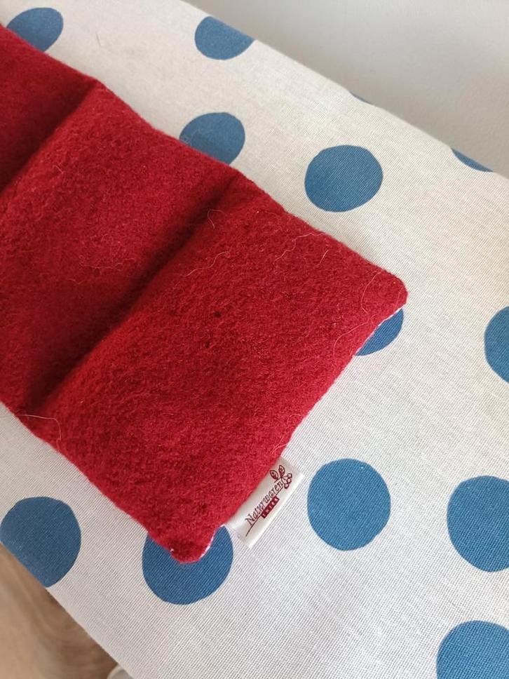 Kersenpit Warmtehouder - Rode Warmte, Huis en Inrichting, Woonaccessoires | Kussens, Nieuw, Rood, Rechthoekig, Ophalen