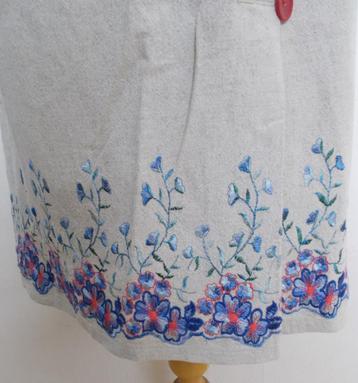 Folklore hand gemaakte rok met borduursels! L beschikbaar voor biedingen