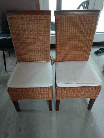 Stoelen beschikbaar voor biedingen