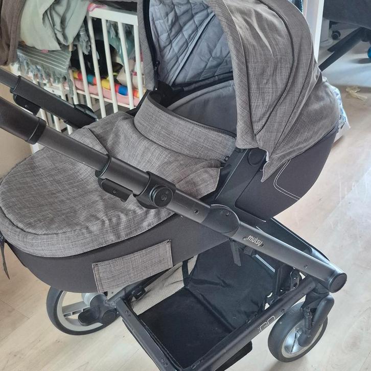 Kinderwagen Mutsy, Kinderen en Baby's, Kinderwagens en Combinaties, Gebruikt, Combiwagen, Mutsy, Met reiswieg, Verstelbare duwstang