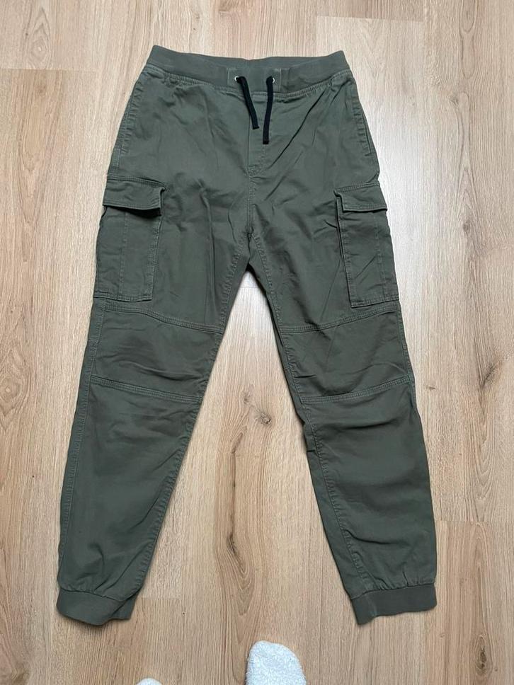 Cargo broek groen H&M maat 164, Kinderen en Baby's, Kinderkleding | Maat 164, Zo goed als nieuw, Jongen, Broek, Ophalen of Verzenden