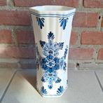 Vaas Delft Holland handpainted 327, Antiek en Kunst, Ophalen of Verzenden