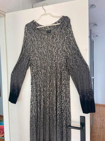Aino grijs zwarte jurk maat L. (44) nieuw! beschikbaar voor biedingen