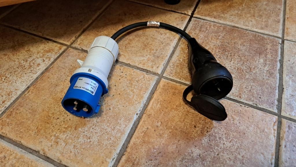 Te koop dikke kabel met stekkers er aan, Ophalen of Verzenden, Nieuw