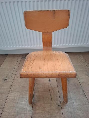 Vintage oud schoolstoeltje 2 beschikbaar voor biedingen