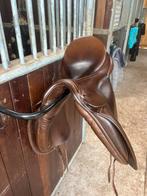 Mooi bruin KN zadel 17 3/4 inch, Dieren en Toebehoren, Paarden en Pony's | Zadels, Ophalen, Gebruikt, Dressuur