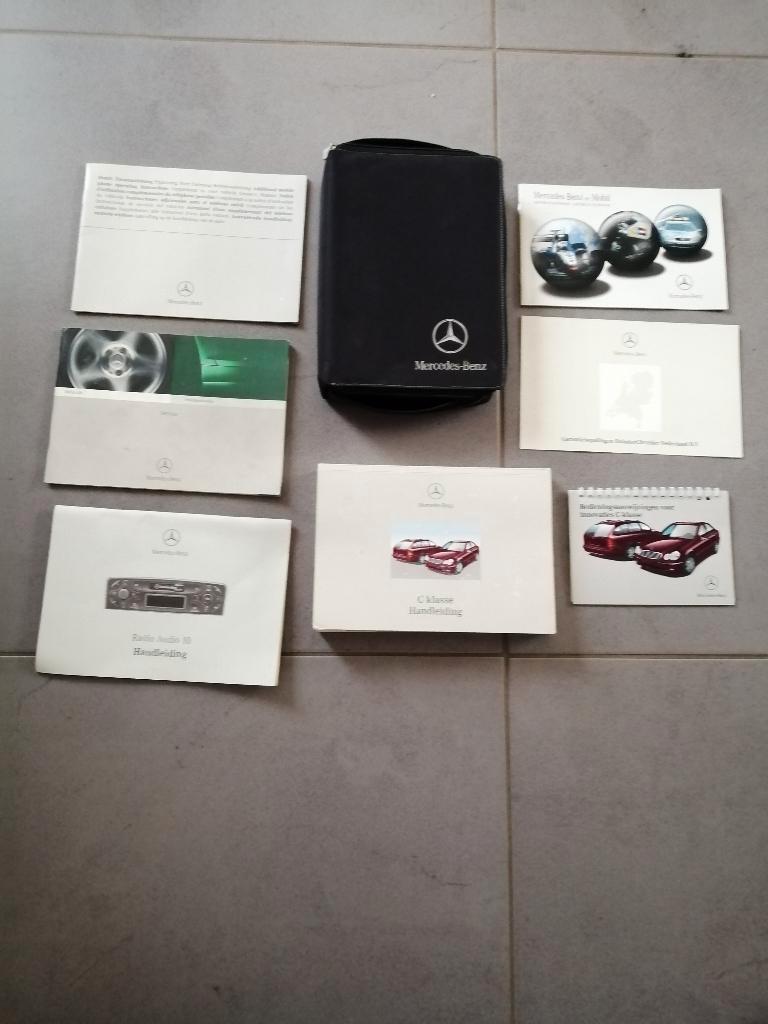Compleet mapje boekjes MERCEDES c-klasse W203  2000/2007, Auto diversen, Handleidingen en Instructieboekjes, Ophalen of Verzenden