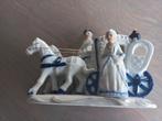 Porseleinen beeldje Koets met paarden en figuren, Ophalen of Verzenden