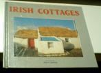 Irish cottages(Liam Blake, ISBN 0946887039)., Boeken, Kunst en Cultuur | Architectuur, Ophalen of Verzenden, Zo goed als nieuw