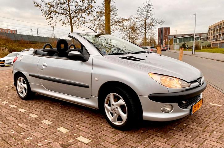 Peugeot 206 CABRIO 1.6 16V CC 2002 Grijs, Auto's, Peugeot, Particulier, Benzine, D, Cabriolet, Handgeschakeld, Origineel Nederlands