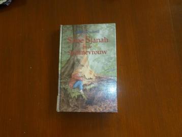 boek shoe sjanah en de spinnevrouw beschikbaar voor biedingen