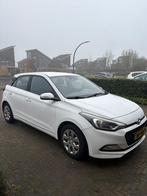 Hyundai i20 1.2i met nieuwe APK t/m Februari 2027!, Auto's, 83 pk, 40 €/maand, 4 cilinders, Wit