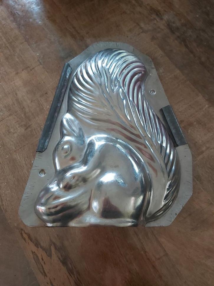 Grote Chocolade Mal Eekhoorn 2-delig, Antiek en Kunst, Curiosa en Brocante, Ophalen of Verzenden