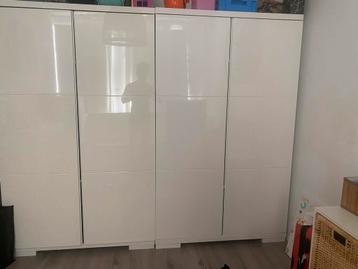 Witte Hoogglans Kledingkasten - Ruim! 75,- gaat vandaga weg!